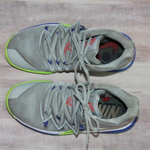 Nike Boys Kyrie 5 Wolf AQ2456-099 Grey Lime Blast Basketball Sneakers Size 6 Y - Picture 11 of 12